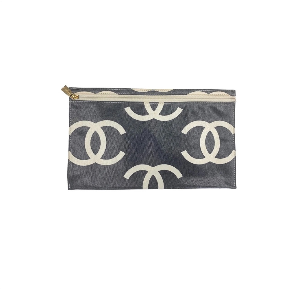 Vintage Chanel Ligne travel waterproof clutch for cosmetics